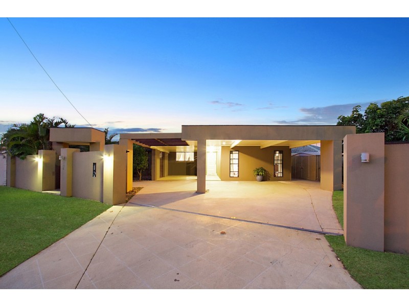 1 Sophie Avenue, Broadbeach Waters QLD 4218