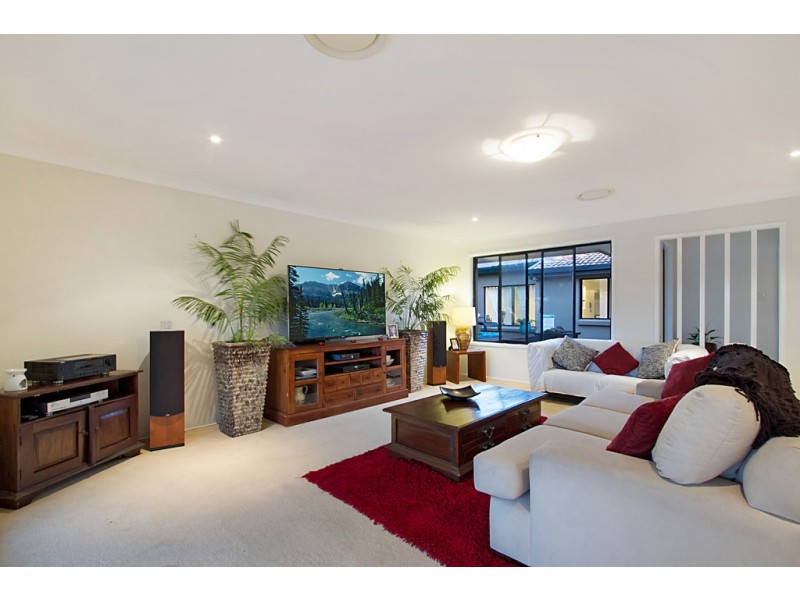 1 Sophie Avenue, Broadbeach Waters QLD 4218