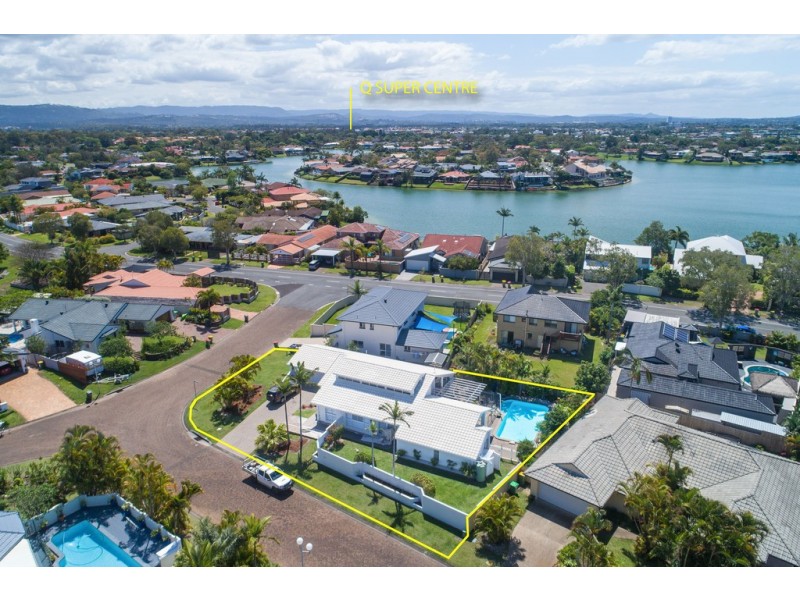 2 Monteclair Court, Mermaid Waters QLD 4218