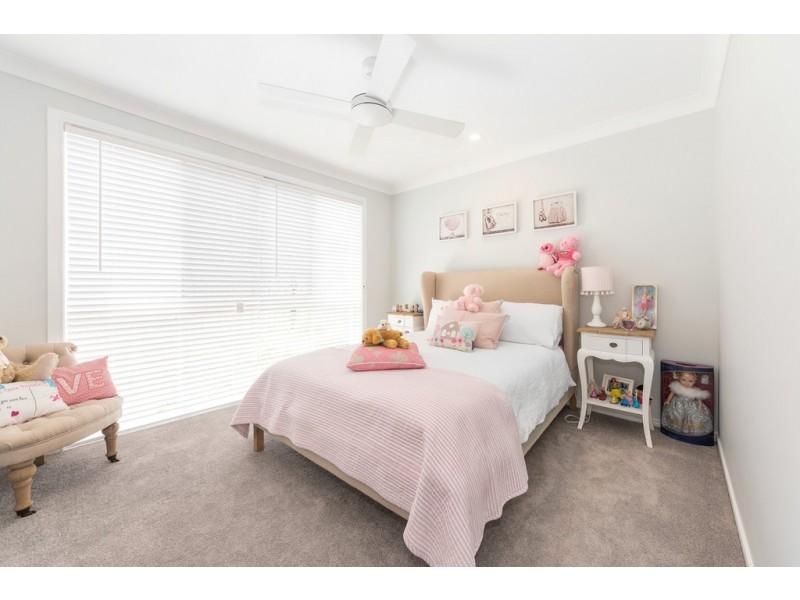 2 Monteclair Court, Mermaid Waters QLD 4218