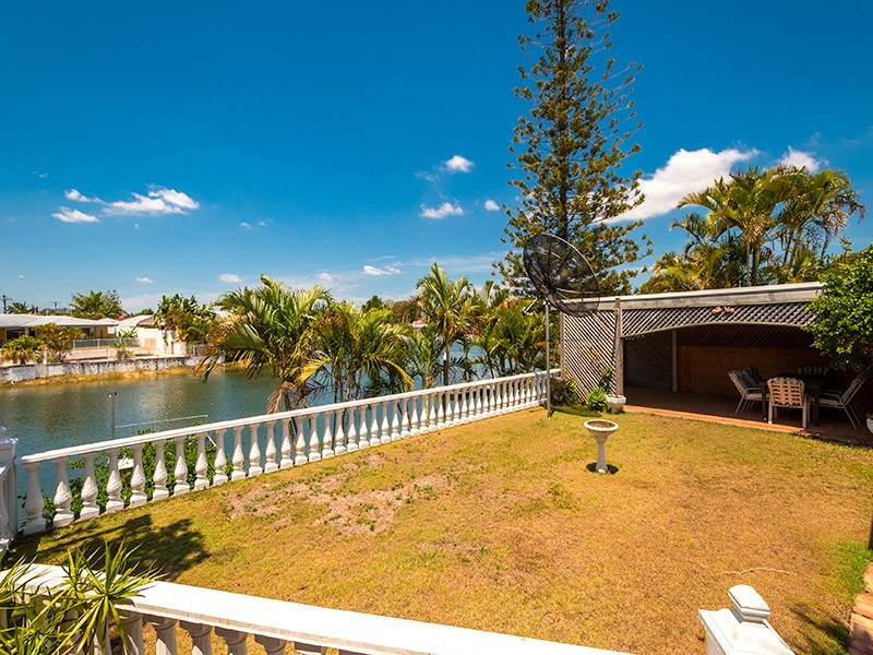 116 Salerno Street, Isle Of Capri QLD 4217