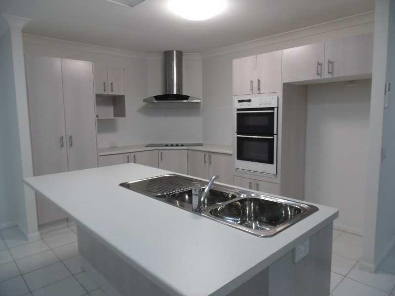 13 Beaconsfield, Burleigh Waters QLD 4220