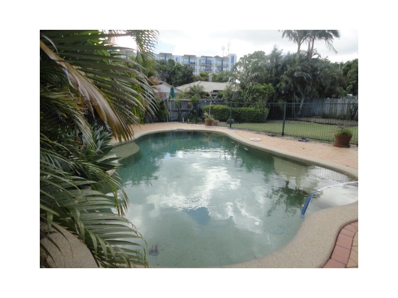 13 Beaconsfield, Burleigh Waters QLD 4220