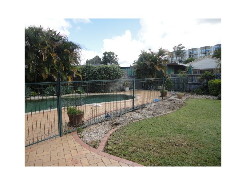 13 Beaconsfield, Burleigh Waters QLD 4220