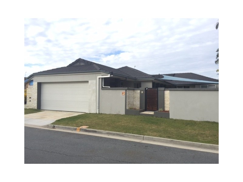 19 Cadence Ave, Mermaid Waters QLD 4218