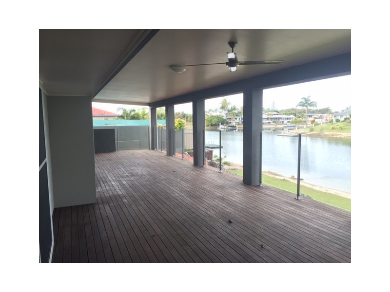 19 Cadence Ave, Mermaid Waters QLD 4218