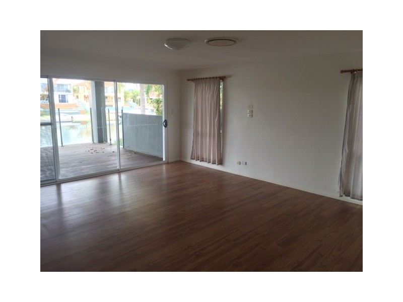 19 Cadence Ave, Mermaid Waters QLD 4218