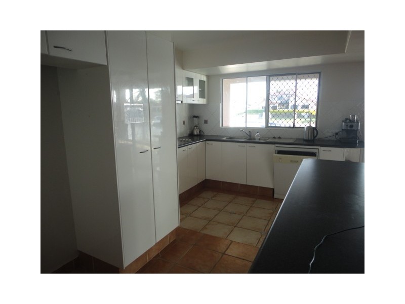 19 Cadence Ave, Mermaid Waters QLD 4218