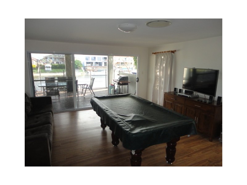 19 Cadence Ave, Mermaid Waters QLD 4218