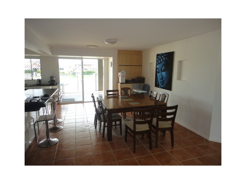 19 Cadence Ave, Mermaid Waters QLD 4218