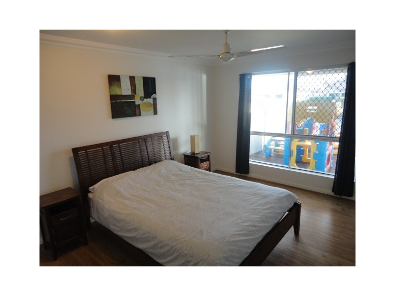 19 Cadence Ave, Mermaid Waters QLD 4218