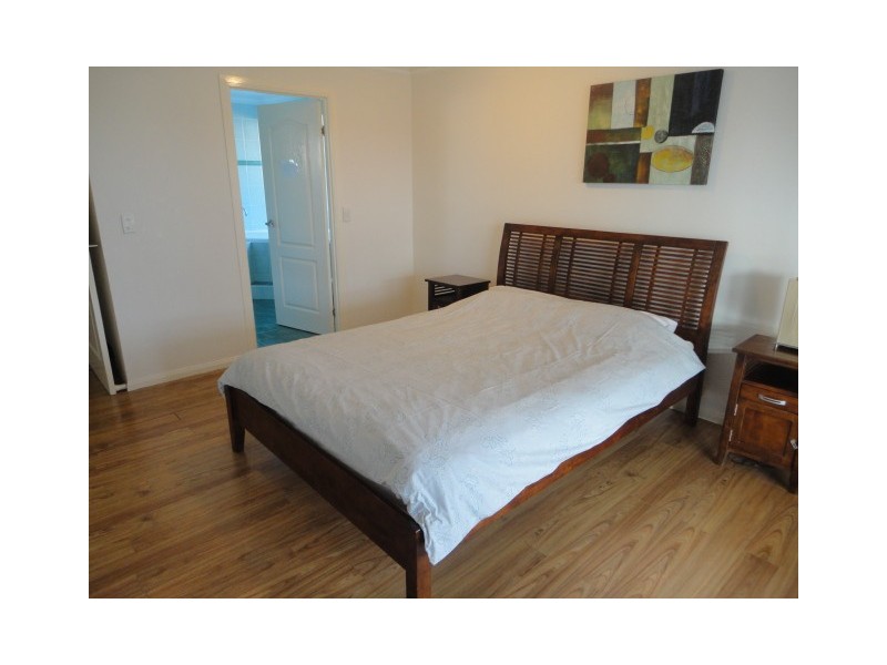 19 Cadence Ave, Mermaid Waters QLD 4218