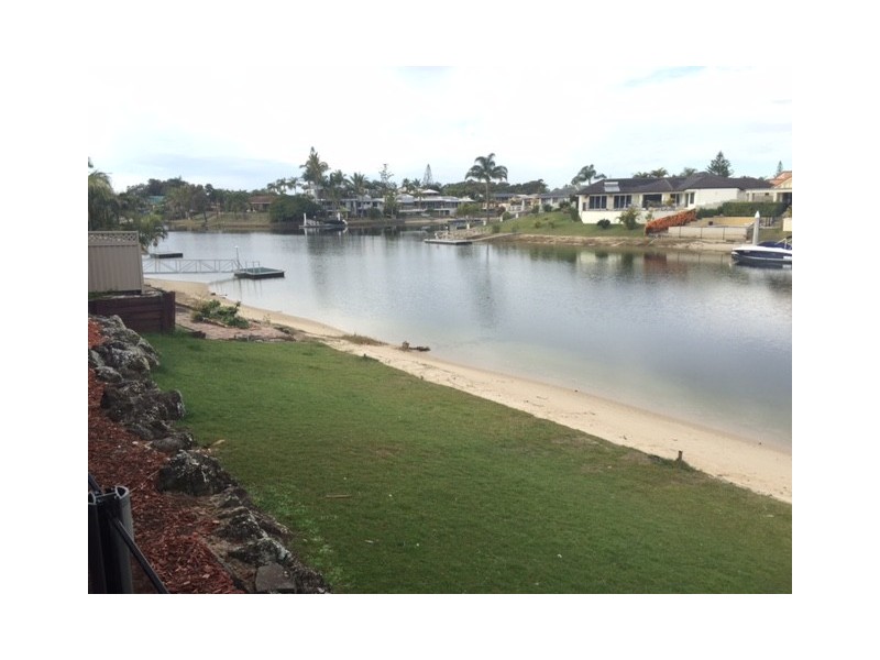 19 Cadence Ave, Mermaid Waters QLD 4218