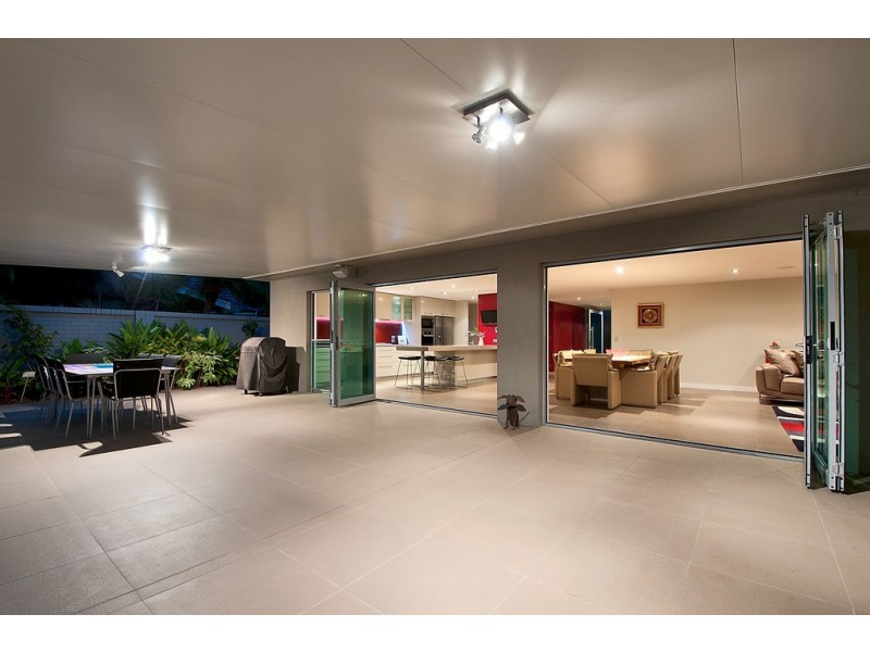 8 Wallaby Place, Sorrento QLD 4217