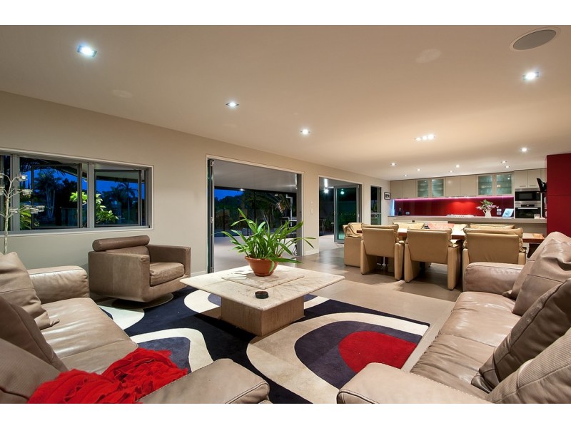 8 Wallaby Place, Sorrento QLD 4217