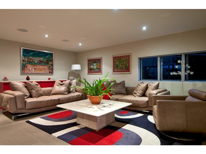 8 Wallaby Place, Sorrento QLD 4217