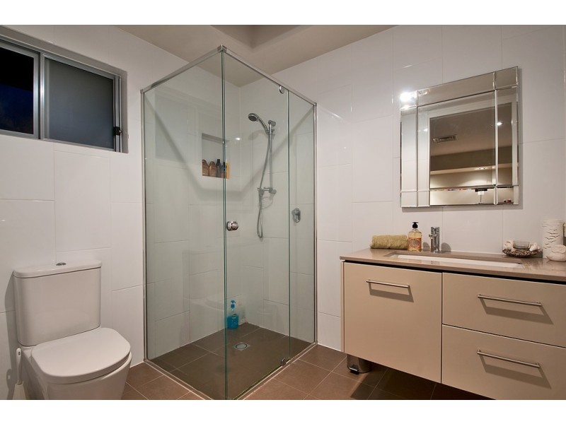 8 Wallaby Place, Sorrento QLD 4217