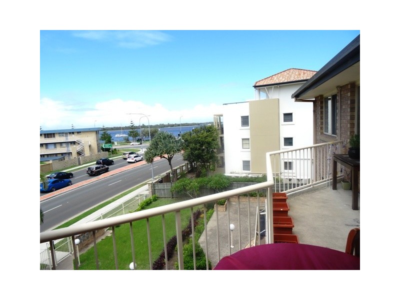 10/10 Brisbane Rd, Labrador QLD 4215