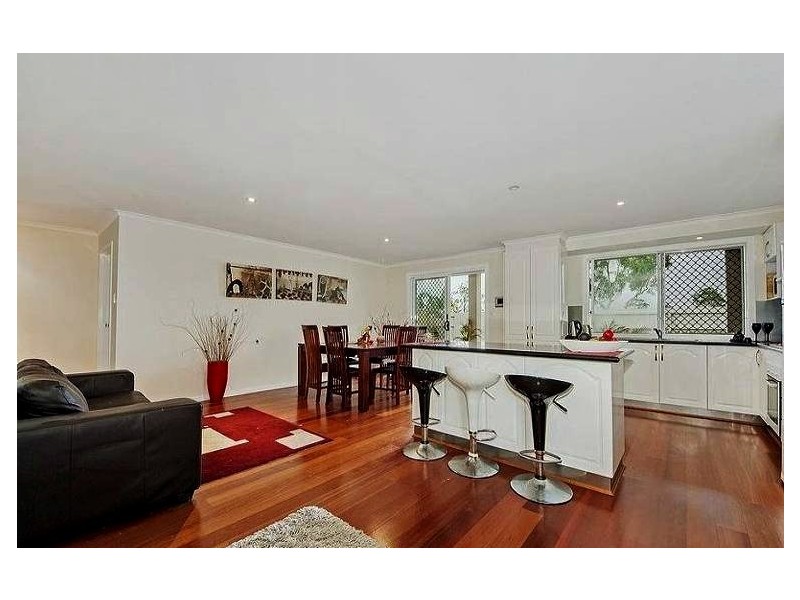 26 Volante Crescent, Mermaid Waters QLD 4218