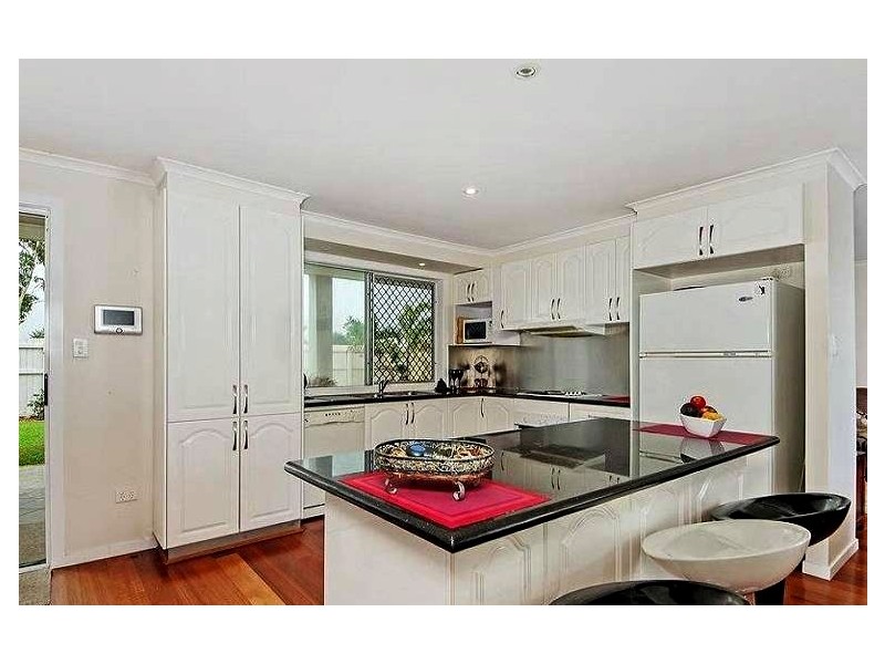 26 Volante Crescent, Mermaid Waters QLD 4218