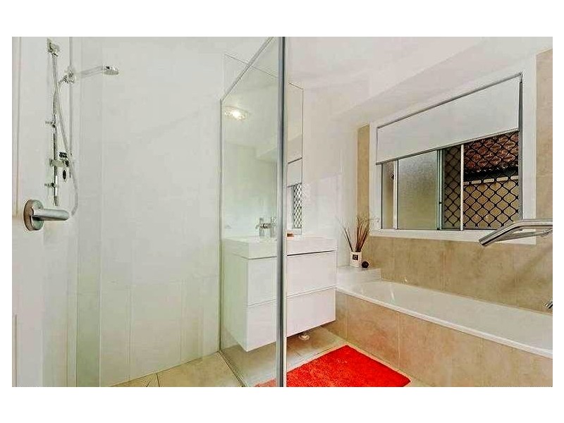 26 Volante Crescent, Mermaid Waters QLD 4218