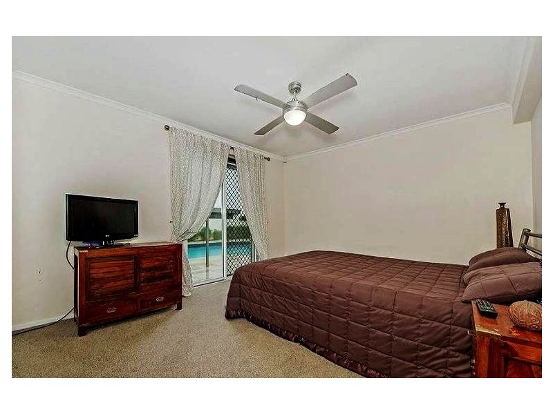 26 Volante Crescent, Mermaid Waters QLD 4218