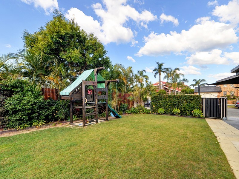 44 Volante Crescent, Mermaid Waters QLD 4218