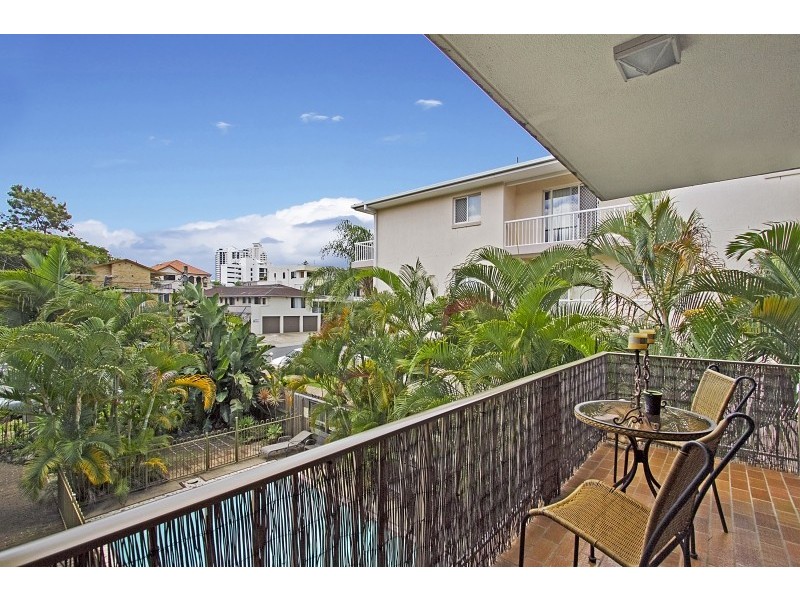 4 ‘Cascade Lodge’ 16 Rosewood Avenue, Broadbeach QLD 4218