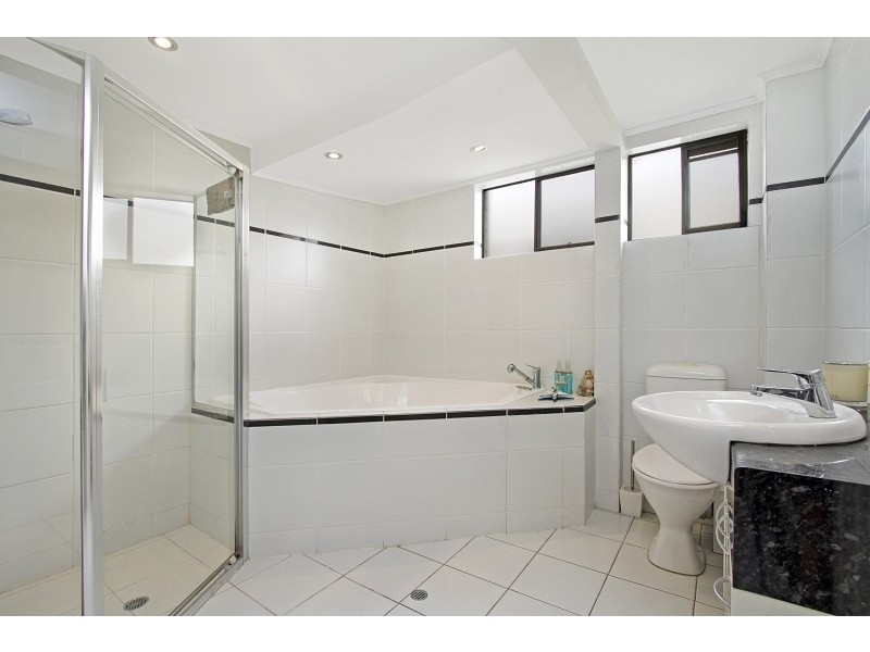 4 ‘Cascade Lodge’ 16 Rosewood Avenue, Broadbeach QLD 4218