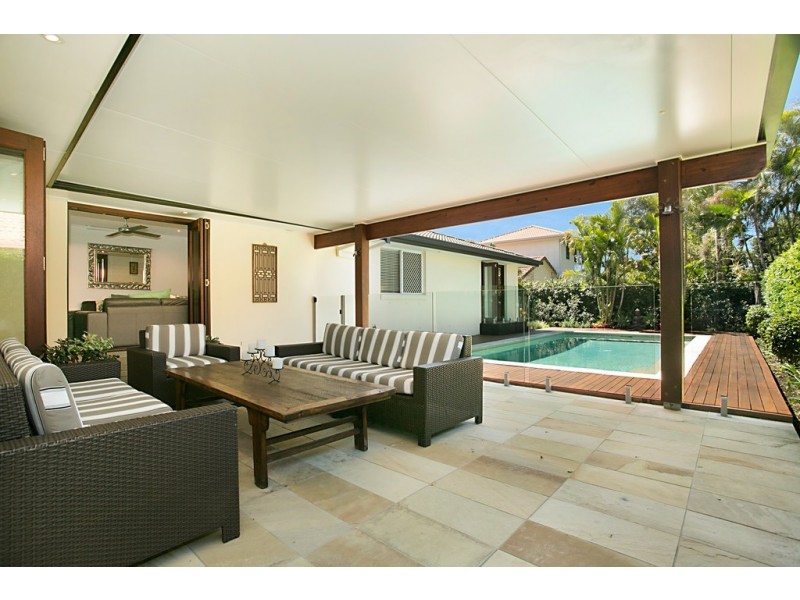 37 Auk Avenue, Burleigh Waters QLD 4220