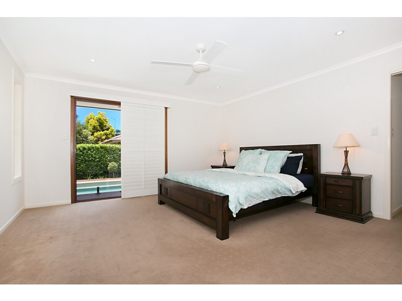 37 Auk Avenue, Burleigh Waters QLD 4220