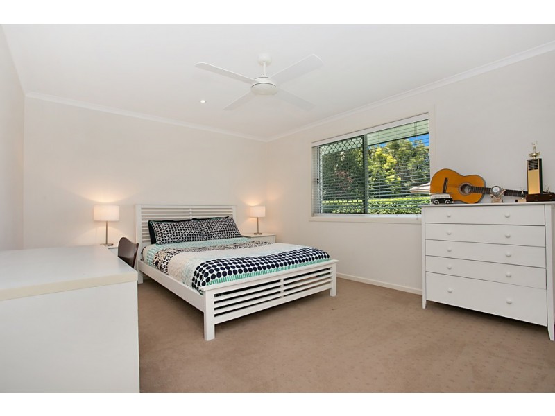 37 Auk Avenue, Burleigh Waters QLD 4220