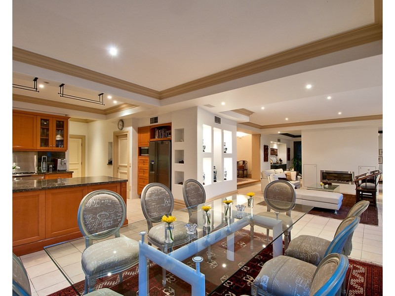 121/40 Cotlew Street East, Southport QLD 4215