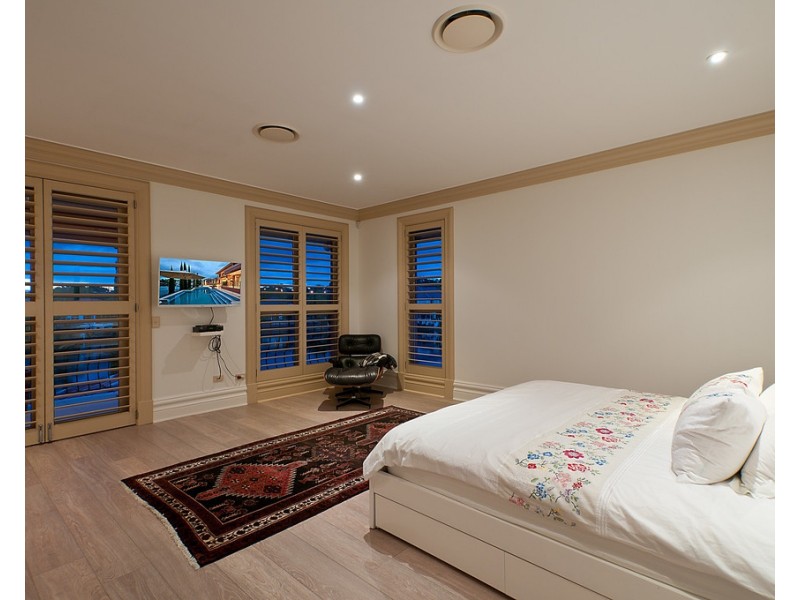 121/40 Cotlew Street East, Southport QLD 4215