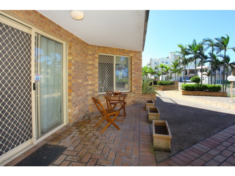 3/10 Brisbane Rd, Labrador QLD 4215