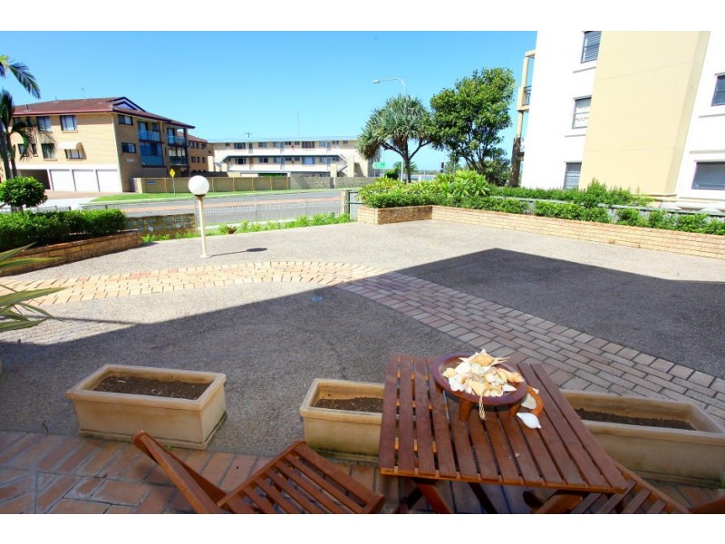 3/10 Brisbane Rd, Labrador QLD 4215