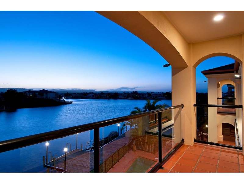 3 Clear Water Bay Avenue, Clear Island Waters QLD 4226