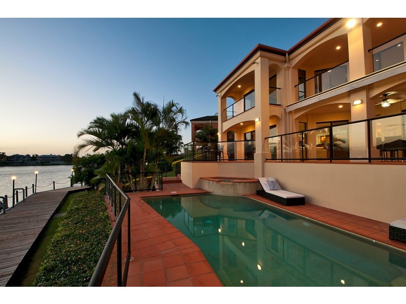 3 Clear Water Bay Avenue, Clear Island Waters QLD 4226