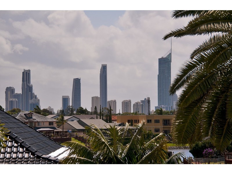 3 Clear Water Bay Avenue, Clear Island Waters QLD 4226