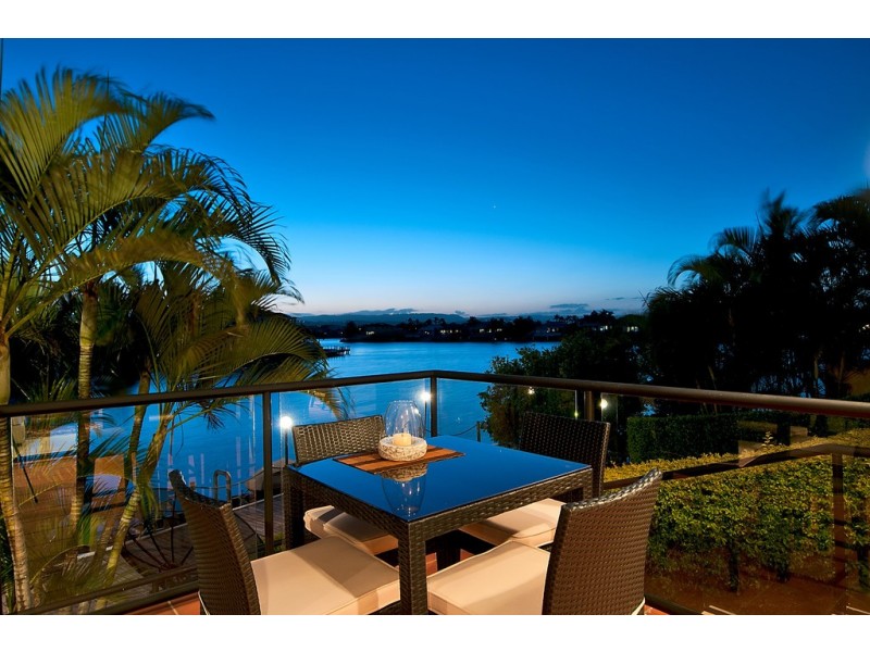 3 Clear Water Bay Avenue, Clear Island Waters QLD 4226
