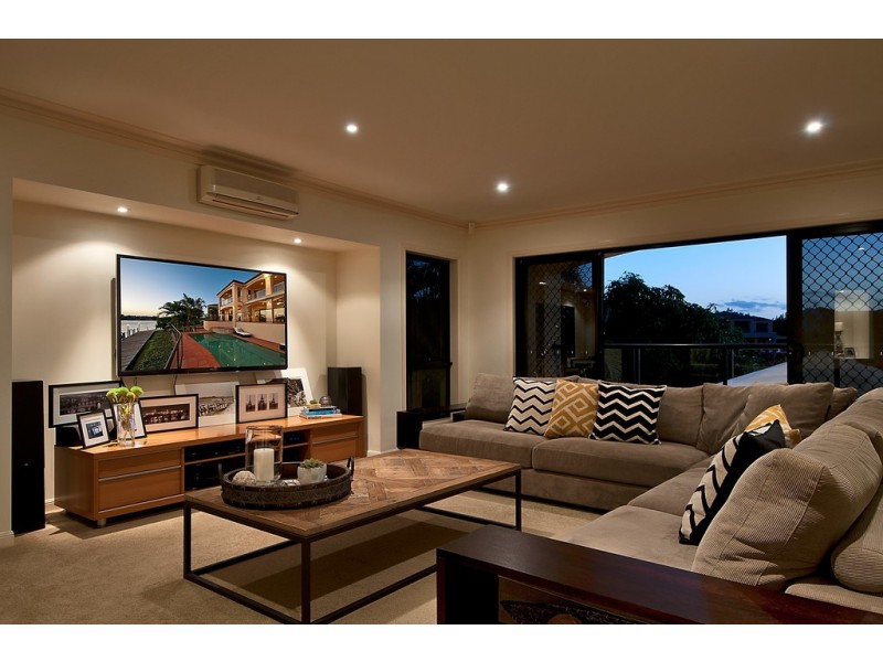 3 Clear Water Bay Avenue, Clear Island Waters QLD 4226