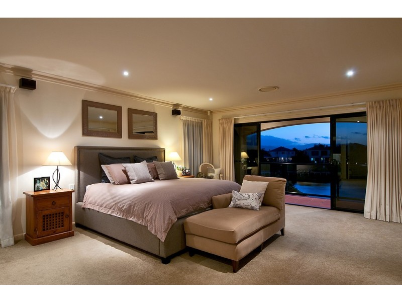 3 Clear Water Bay Avenue, Clear Island Waters QLD 4226