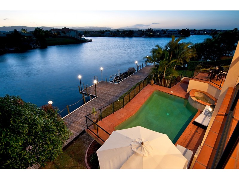 3 Clear Water Bay Avenue, Clear Island Waters QLD 4226