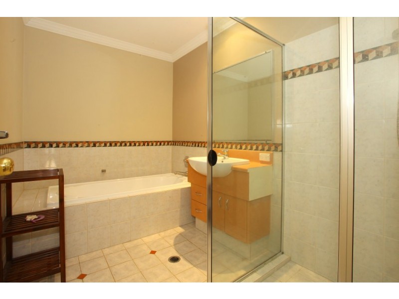 19 ‘Lake Hills’ 117 Palm Meadows Drive, Carrara QLD 4211