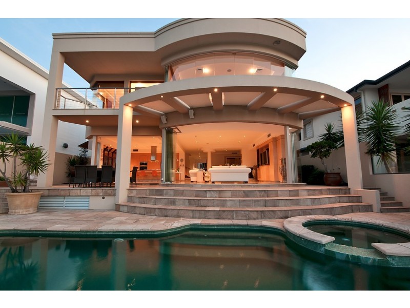 17 Naples Avenue, Isle Of Capri QLD 4217