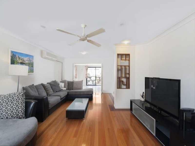 21 Respall Way, Arundel QLD 4214