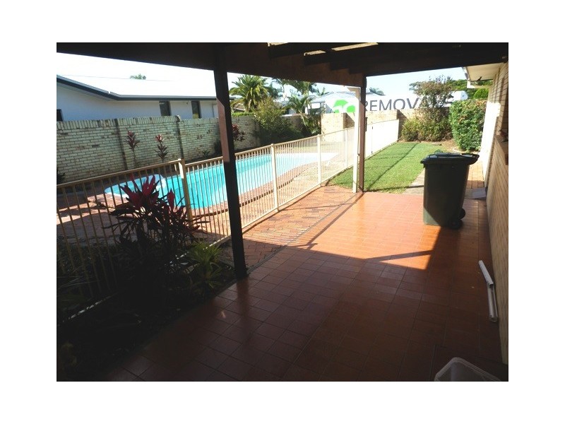 15 Delungra St, Broadbeach Waters QLD 4218