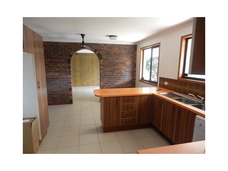15 Delungra St, Broadbeach Waters QLD 4218