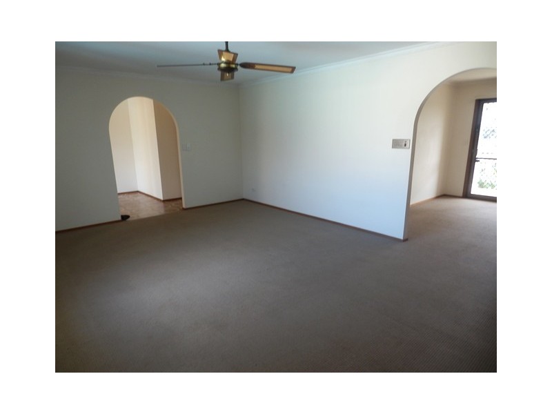 15 Delungra St, Broadbeach Waters QLD 4218