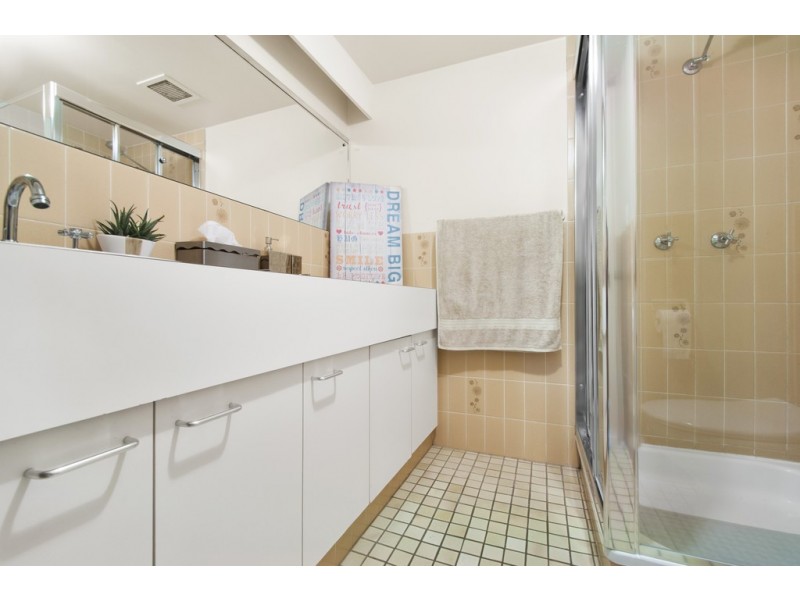 36 ‘Capricornia’ 121 Surf Parade, Broadbeach QLD 4218